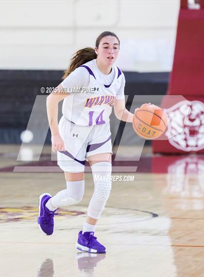 Thumbnail 1 in Saugerties vs. Warwick (Coaches vs Cancer Tournament) photogallery.
