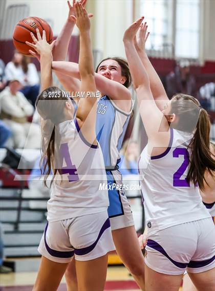 Thumbnail 1 in Saugerties vs. Warwick (Coaches vs Cancer Tournament) photogallery.