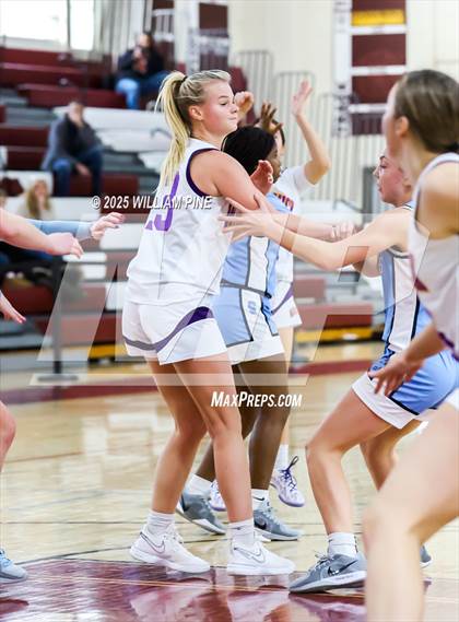 Thumbnail 3 in Saugerties vs. Warwick (Coaches vs Cancer Tournament) photogallery.