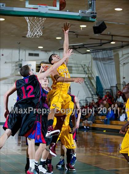 Thumbnail 3 in San Marcos vs. Clovis West (Santa Barbara Holiday Classic) photogallery.
