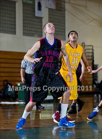 Thumbnail 3 in San Marcos vs. Clovis West (Santa Barbara Holiday Classic) photogallery.