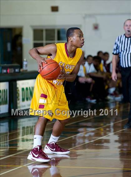 Thumbnail 2 in San Marcos vs. Clovis West (Santa Barbara Holiday Classic) photogallery.