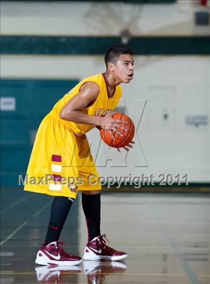 Thumbnail 2 in San Marcos vs. Clovis West (Santa Barbara Holiday Classic) photogallery.