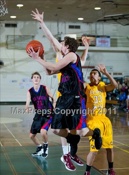 Thumbnail 2 in San Marcos vs. Clovis West (Santa Barbara Holiday Classic) photogallery.