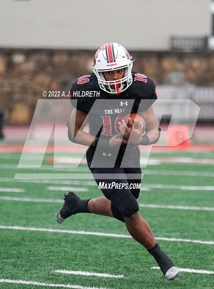 Thumbnail 1 in Maize vs. Mill Valley (KSHSAA 5A State Final) photogallery.
