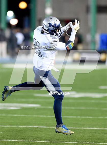Thumbnail 1 in Valley Christian vs. Madison (CIF D2-AA State Championship) photogallery.