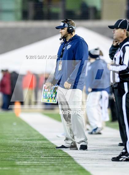 Thumbnail 1 in Valley Christian vs. Madison (CIF D2-AA State Championship) photogallery.