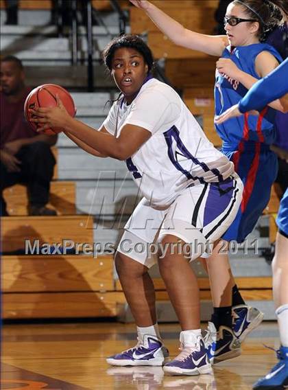 Thumbnail 2 in Christian Brothers vs. Sacramento (CIF SJS D3 Playoffs) photogallery.