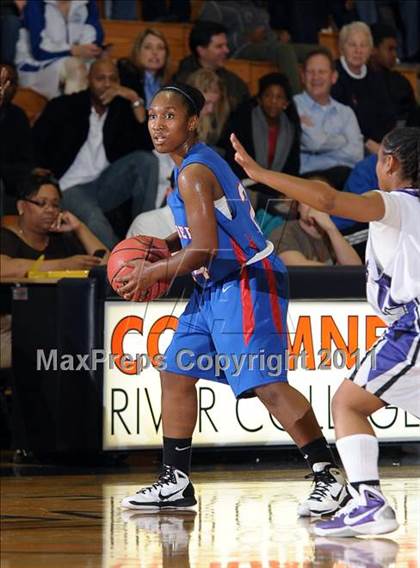 Thumbnail 2 in Christian Brothers vs. Sacramento (CIF SJS D3 Playoffs) photogallery.