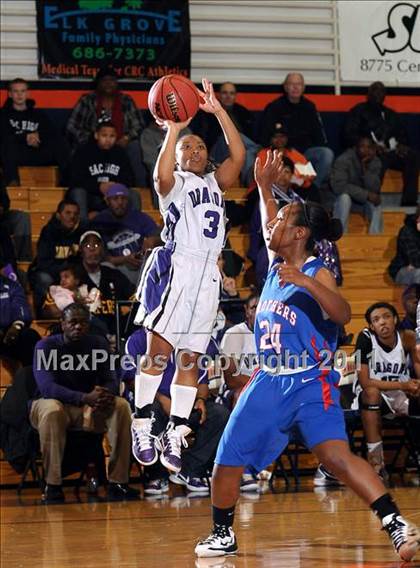 Thumbnail 3 in Christian Brothers vs. Sacramento (CIF SJS D3 Playoffs) photogallery.