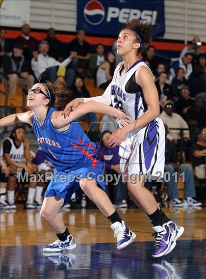 Thumbnail 2 in Christian Brothers vs. Sacramento (CIF SJS D3 Playoffs) photogallery.