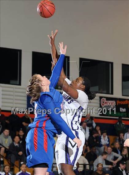 Thumbnail 1 in Christian Brothers vs. Sacramento (CIF SJS D3 Playoffs) photogallery.