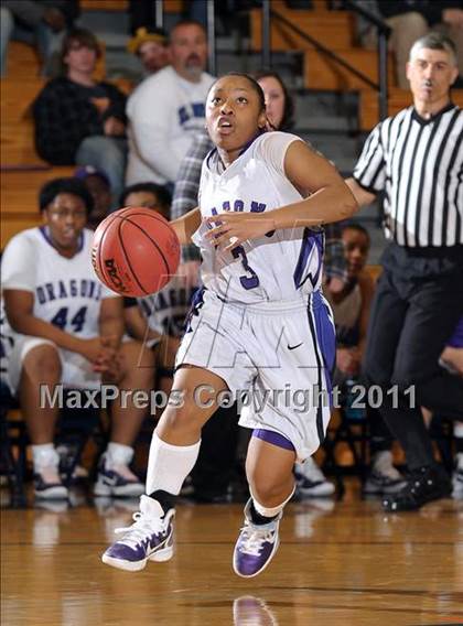 Thumbnail 2 in Christian Brothers vs. Sacramento (CIF SJS D3 Playoffs) photogallery.