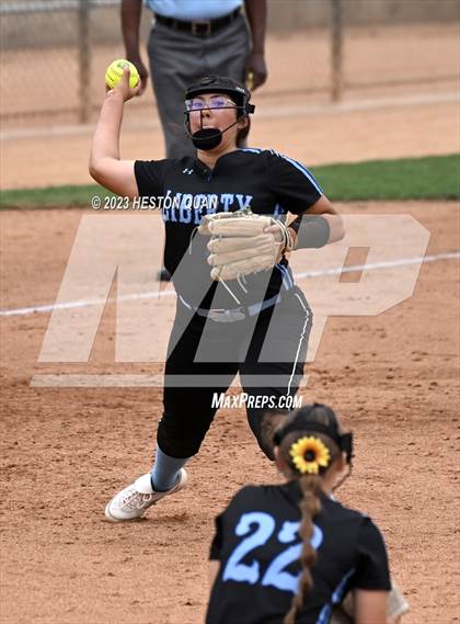 Thumbnail 3 in Liberty vs. Irvine (CIF-SS D5 Final) photogallery.