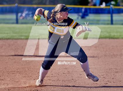 Thumbnail 1 in Del Oro @ Folsom photogallery.