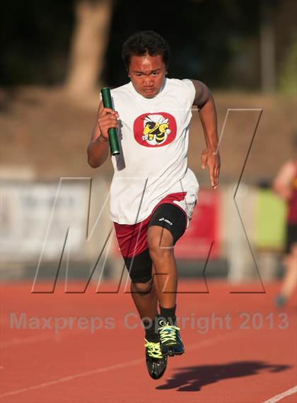 Thumbnail 2 in Don Green Invitational 4x400 Meter Relay photogallery.