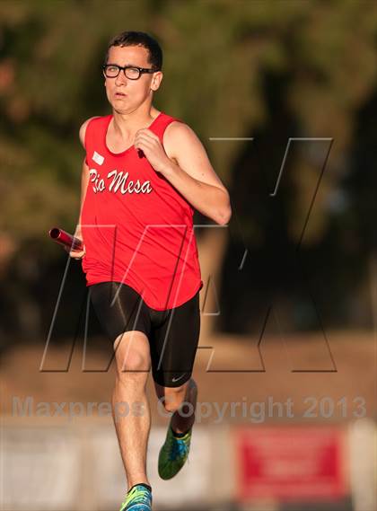 Thumbnail 3 in Don Green Invitational 4x400 Meter Relay photogallery.