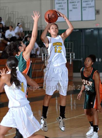 Thumbnail 3 in Poly vs. Narbonne (Ladycat Classic) photogallery.