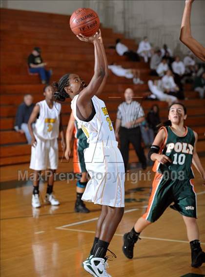 Thumbnail 1 in Poly vs. Narbonne (Ladycat Classic) photogallery.