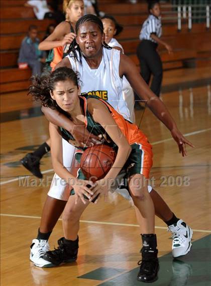 Thumbnail 3 in Poly vs. Narbonne (Ladycat Classic) photogallery.