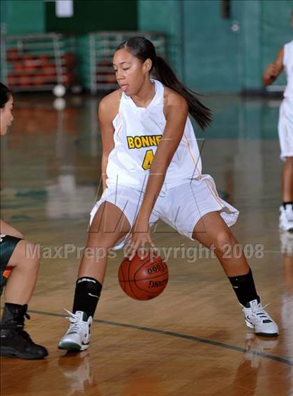 Thumbnail 2 in Poly vs. Narbonne (Ladycat Classic) photogallery.