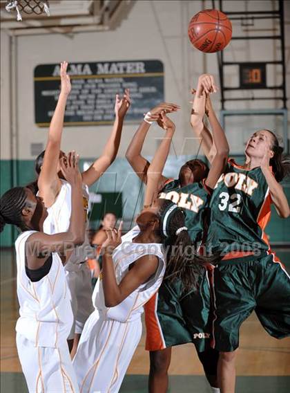 Thumbnail 1 in Poly vs. Narbonne (Ladycat Classic) photogallery.