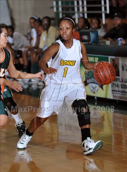 Thumbnail 2 in Poly vs. Narbonne (Ladycat Classic) photogallery.