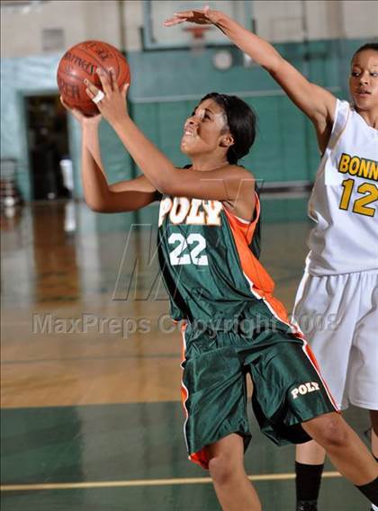 Thumbnail 1 in Poly vs. Narbonne (Ladycat Classic) photogallery.