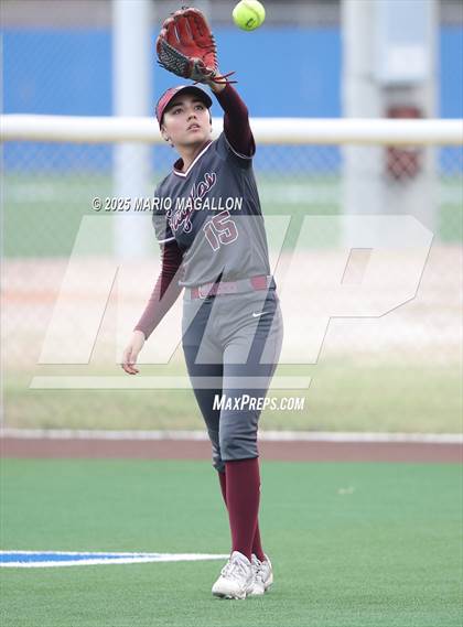 Thumbnail 3 in Palmview vs. Mission photogallery.