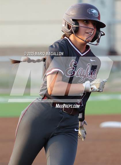 Thumbnail 3 in Palmview vs. Mission photogallery.