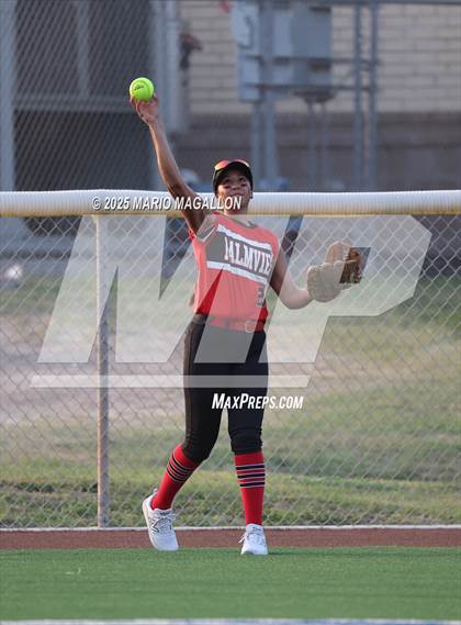 Thumbnail 3 in Palmview vs. Mission photogallery.