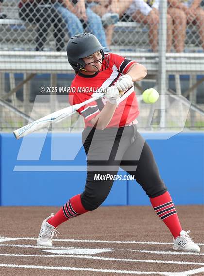 Thumbnail 3 in Palmview vs. Mission photogallery.