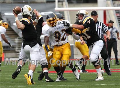 Thumbnail 2 in Upper Arlington vs. Springfield (Kirk Herbstreit National Kickoff Classic) photogallery.