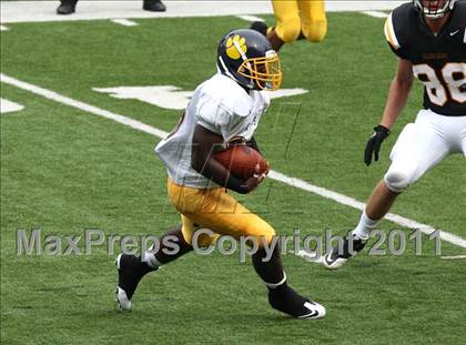 Thumbnail 3 in Upper Arlington vs. Springfield (Kirk Herbstreit National Kickoff Classic) photogallery.