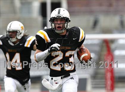Thumbnail 1 in Upper Arlington vs. Springfield (Kirk Herbstreit National Kickoff Classic) photogallery.