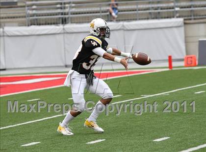Thumbnail 2 in Upper Arlington vs. Springfield (Kirk Herbstreit National Kickoff Classic) photogallery.