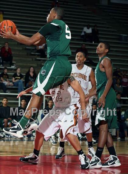 Thumbnail 3 in Dobie vs. Mayde Creek (McDonald's Texas Invitational) photogallery.