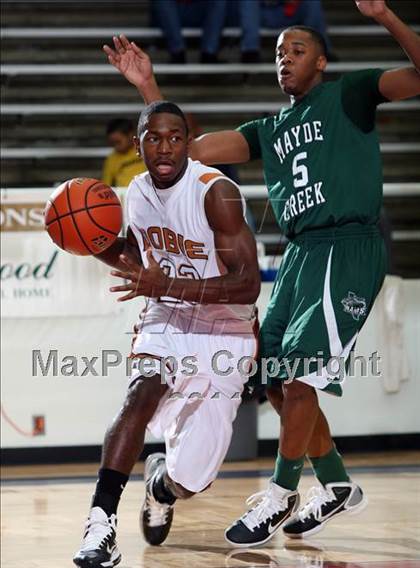 Thumbnail 3 in Dobie vs. Mayde Creek (McDonald's Texas Invitational) photogallery.