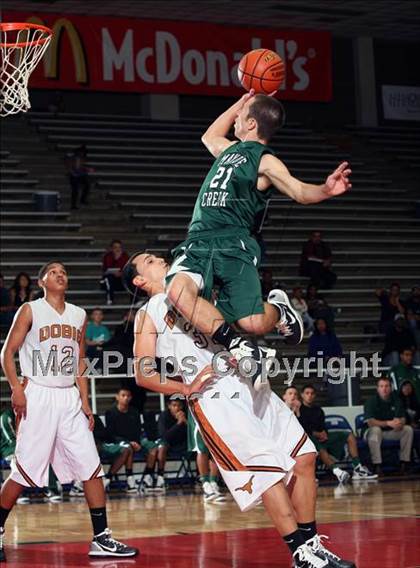 Thumbnail 1 in Dobie vs. Mayde Creek (McDonald's Texas Invitational) photogallery.
