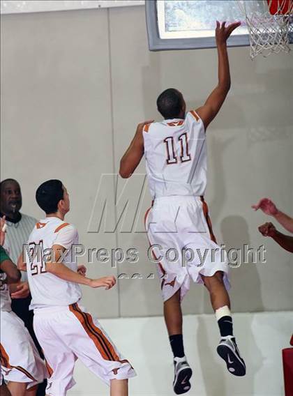 Thumbnail 2 in Dobie vs. Mayde Creek (McDonald's Texas Invitational) photogallery.