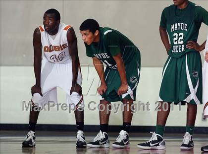 Thumbnail 2 in Dobie vs. Mayde Creek (McDonald's Texas Invitational) photogallery.
