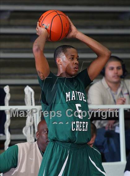 Thumbnail 2 in Dobie vs. Mayde Creek (McDonald's Texas Invitational) photogallery.