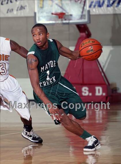 Thumbnail 3 in Dobie vs. Mayde Creek (McDonald's Texas Invitational) photogallery.