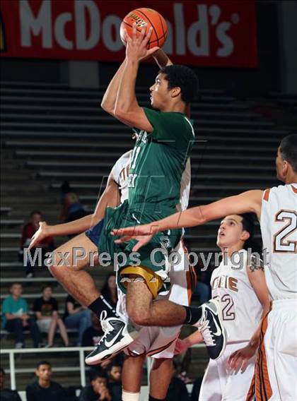 Thumbnail 2 in Dobie vs. Mayde Creek (McDonald's Texas Invitational) photogallery.