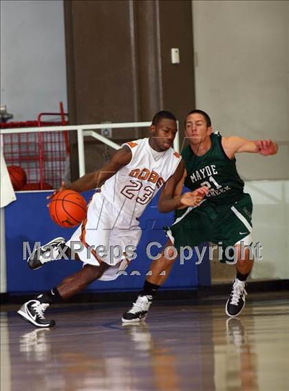 Thumbnail 3 in Dobie vs. Mayde Creek (McDonald's Texas Invitational) photogallery.