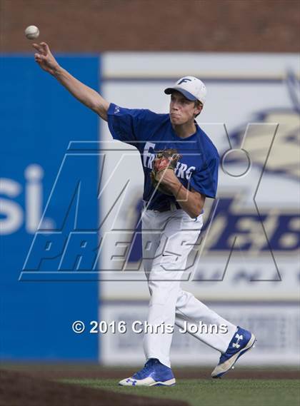 Thumbnail 1 in Springfield vs. Freeburg (IHSA Super Sectional) photogallery.