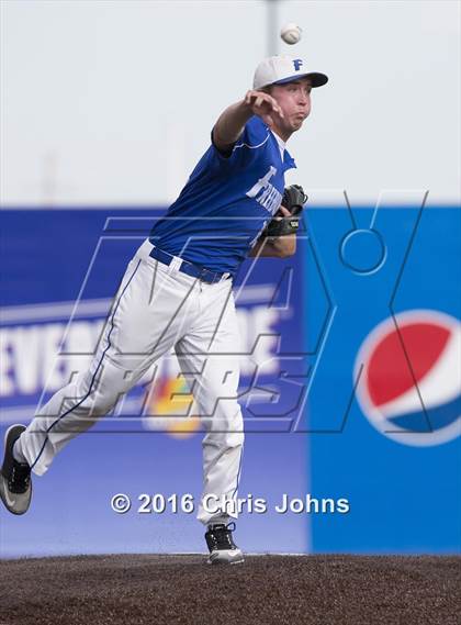 Thumbnail 1 in Springfield vs. Freeburg (IHSA Super Sectional) photogallery.