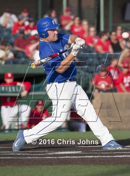 Thumbnail 3 in Springfield vs. Freeburg (IHSA Super Sectional) photogallery.