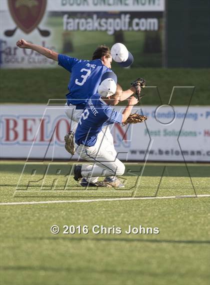 Thumbnail 1 in Springfield vs. Freeburg (IHSA Super Sectional) photogallery.