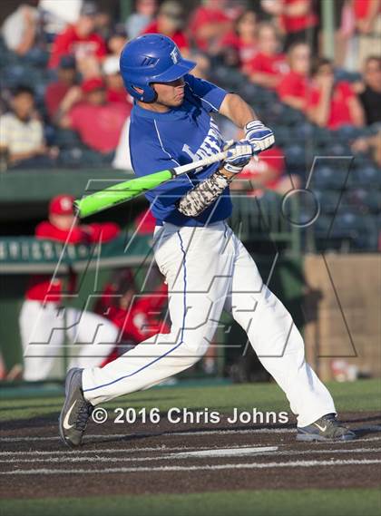 Thumbnail 1 in Springfield vs. Freeburg (IHSA Super Sectional) photogallery.